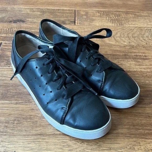 Vionic Keke Sneaker in Black Leather Orthotic Support Size 8 - Picture 1 of 12